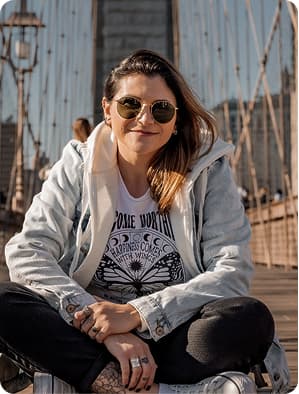 Professora Dani Contessa - Aula de inglês para negócios e comunicação corporativa - IZ English School