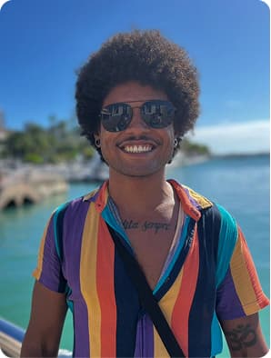 Professor Gabriel Dias - Aula de inglês para profissionais e ambiente corporativo - IZ English School